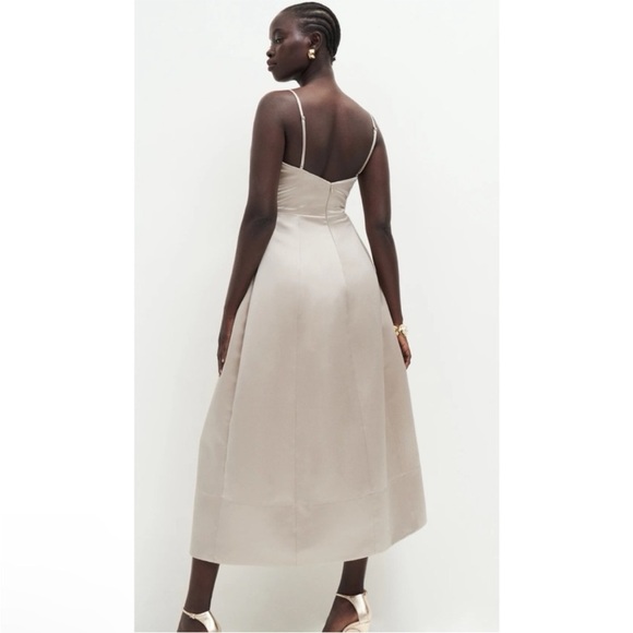 NWT Reformation Kayden Dress in Champagne - Picture 10 of 10